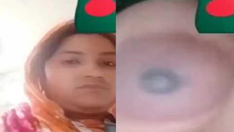 Bangladeshi boudi video call sex showing nude body