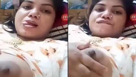 Bangladeshi housewife showing boobs on video call