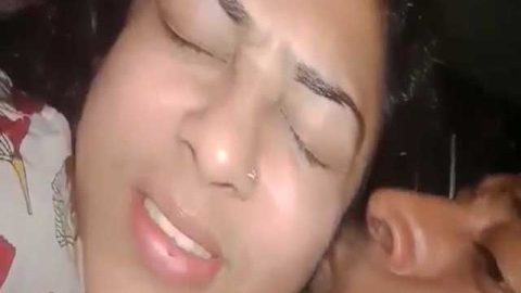 Bangladeshi mature Bhabhi fucking scandal MMS