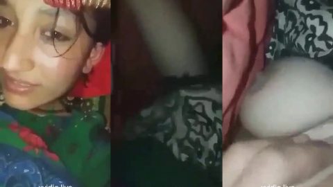 Beautiful Pakistani village girl showing hot big boobs mms