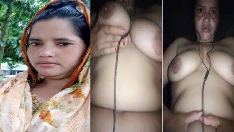 Bengali aunty video call to lover showing her nude body