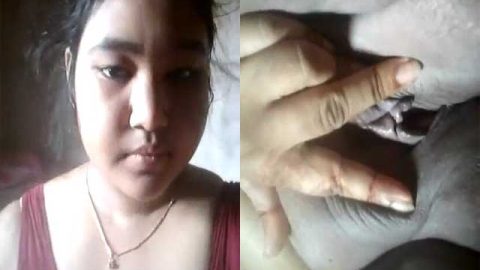 Bengali chubby housewife showing her pussy