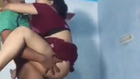 Bhojpuri horny bhabhi boobs sucked and hard fucked by painter guy