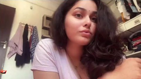 Busty newwed Marathi housewife nude pussy rubbing mms