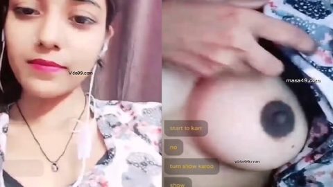 Chamet live girl big boobs and pussy showing