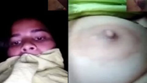 Dehati girl boob show on video call viral show