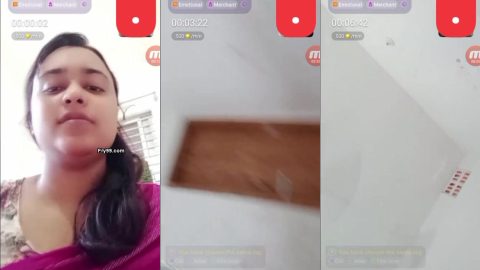 Delhi sharechat girl exposed her boobs on paid live show