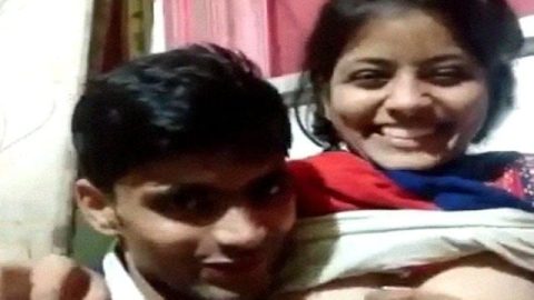Delhi teen Desi sex video goes live on the net