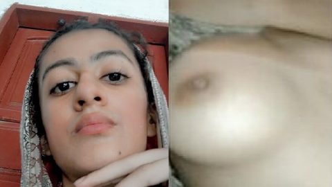 Desi cute girl selfie boob show viral MMS