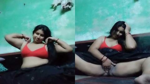 Desi fatty girl showing her sexy pussy for lover