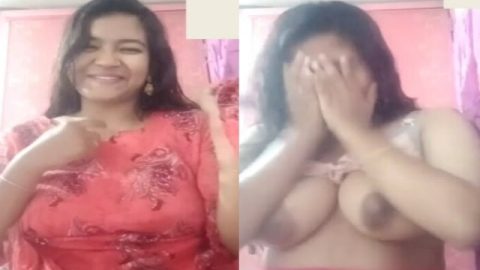 Desi girl big boobs of 42 size shown on cam