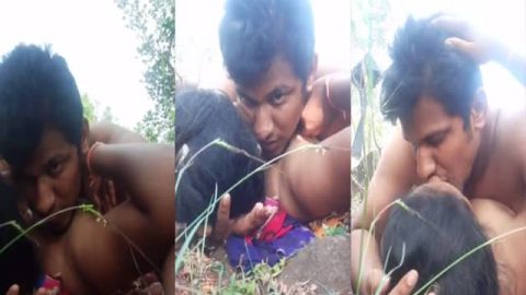 Desi lover outdoor sex in the middle of deserted land