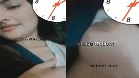Desi maal boobs show on video call with lover