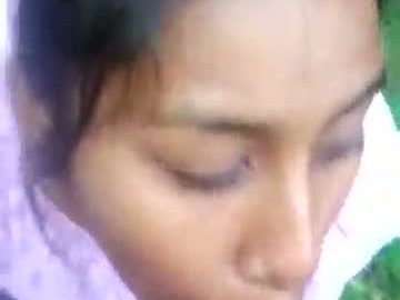 Desi sex video of a teen girl having outdoor fun with her horny lover