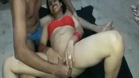 Hindustani pussy eating apple homemade porn video