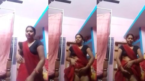 Horny desi village bhabhi in saree shows pussy on vc