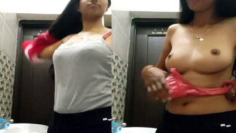 IT HR girl showing round big boobs viral show