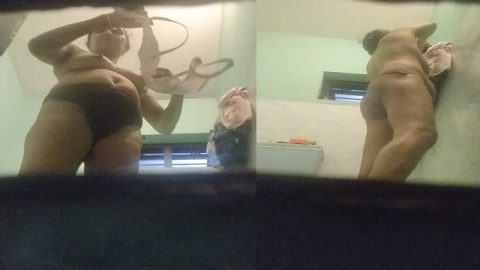 Indian MILF hidden cam nude bathing viral clip