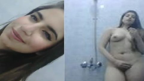 Indian girl nude bath viral selfie capture