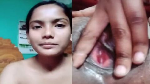 Indian girl nude selfie showing pink pussy
