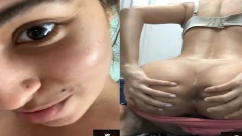 Indian girl showing asshole by spreading big ass