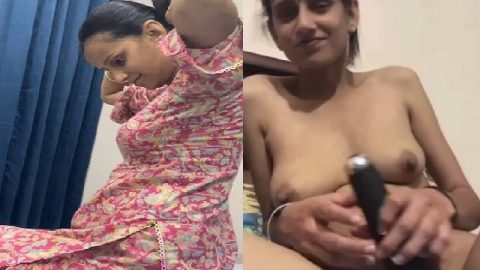Indian wife with dildo vibrator viral naked masturbation