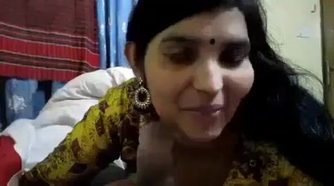 Innocent marathi housewife gives blowjob to husband mms video