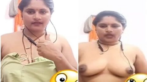 Kannada aunty rubbing pussy and fingering on video call