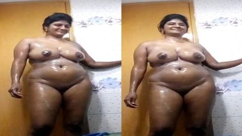 MILF nude bath viral video taken for lover