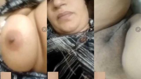 Mature Indian wife showing boobs and pussy on VC