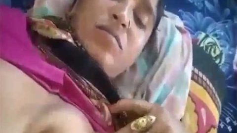 Mature village Bhabhi sex with old man