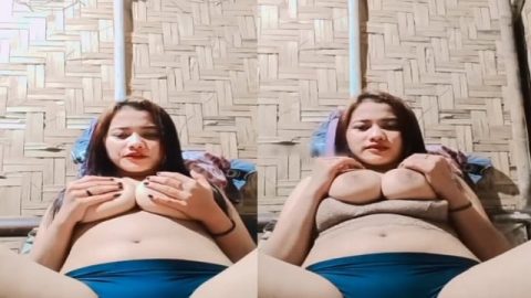 Northeast girl huge boobs show and pussy rubbing