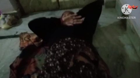 Pakistani aunty gets pussy fingered and fucked by neighbour man