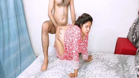 Pakistani chubby wife fucked by masked guy on cam
