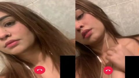 Pakistani girl boobs show on WhatsApp video call