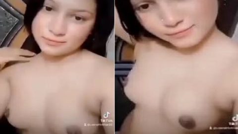 Pakistani girl viral boobs show in TikTok