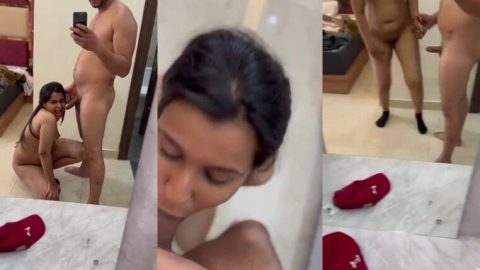 Rich boyfriend gets deeply sucked cock from girlfriend in Oyo hotel