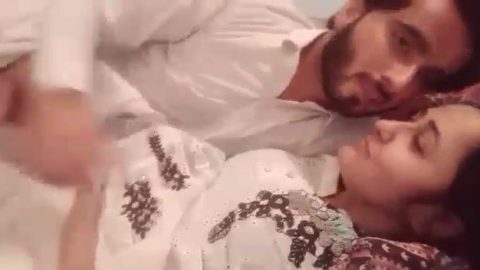Sexy Pakistani guy seduced his hot aunty and enjoying her before uncle arive