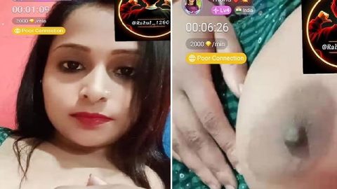 Stripchat girl Trisha playing with naked boobs
