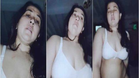 Adorable Desi Bhabhi riding dick with pleasure