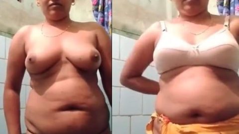 Beautiful Indian Bhabhi striptease video