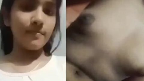 Beautiful girlfriend small boobs show on cam