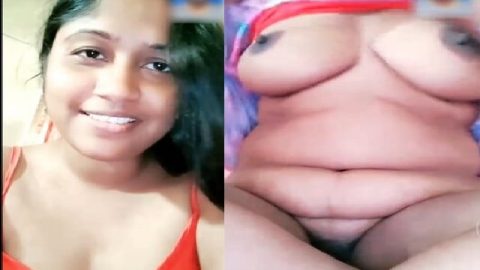 Bhabhi fingering pussy and viral big boobs press