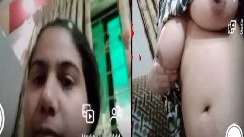 Bhabhi lifting top wear and showing big boobs