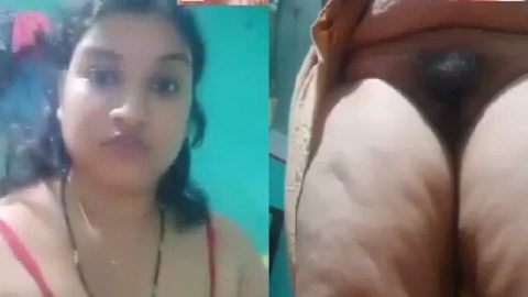 Bhabhi showing hairy pussy on viral video call sex