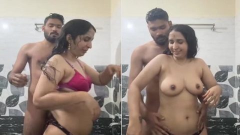Bhabhi under shower nude blowjob and viral boob press