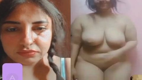 Big boobs Paki MILF viral nude video call