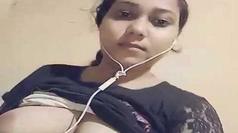 Big boobs girl showing her small pussy hole