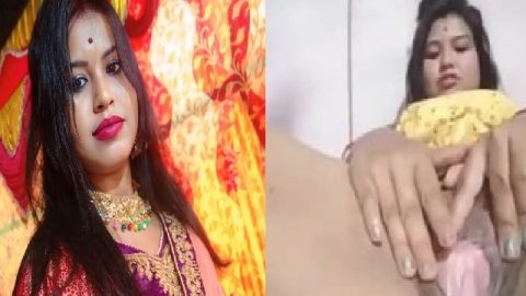 Boudi lifting nighty naked pussy pics and videos