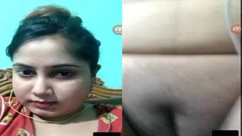 Chubby tanker bhabhi showing big boobs and pussy